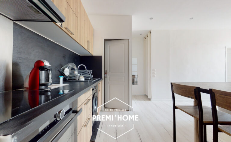 A VENDRE T2 RENOVE MARSEILLE 13007 - Premi'home Agence immobilière Aix En Provence