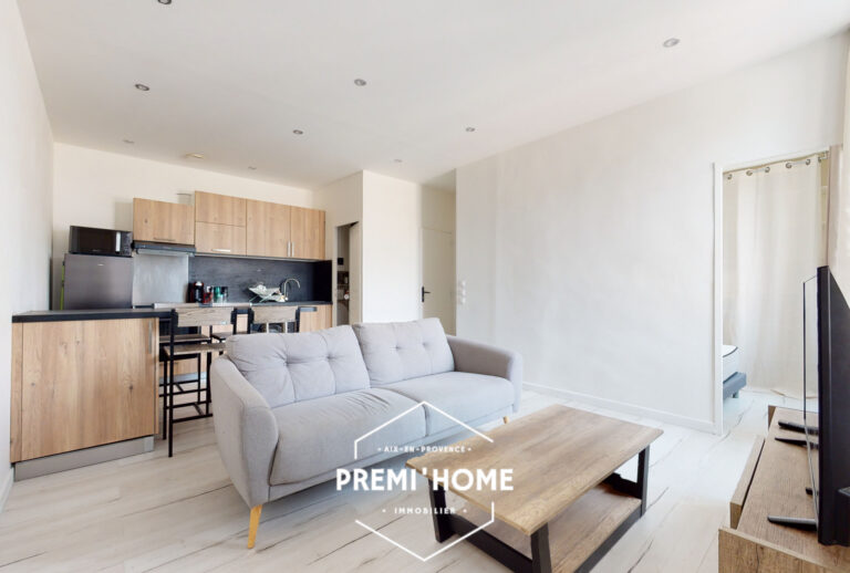 A VENDRE T2 RENOVE MARSEILLE 13007 - Premi'home Agence immobilière Aix En Provence