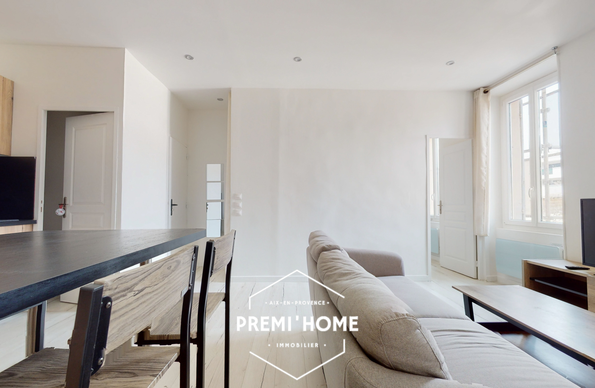 A VENDRE T2 RENOVE MARSEILLE 13007 - Premi'home Agence immobilière Aix En Provence
