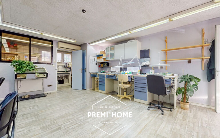 * A VENDRE LOCAL 93M2 QUARTIER AXIUM AIX * - Premi'home Agence immobilière Aix En Provence