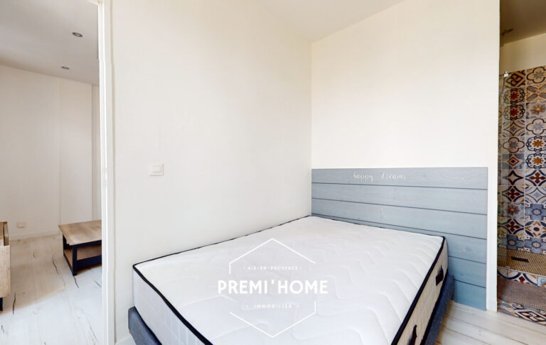 A VENDRE T2 RENOVE MARSEILLE 13007 - Premi'home Agence immobilière Aix En Provence
