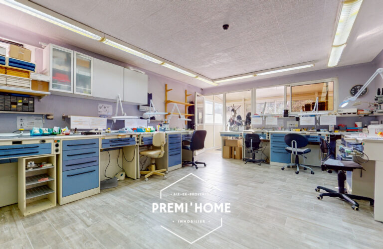 * A VENDRE LOCAL 93M2 QUARTIER AXIUM AIX * - Premi'home Agence immobilière Aix En Provence