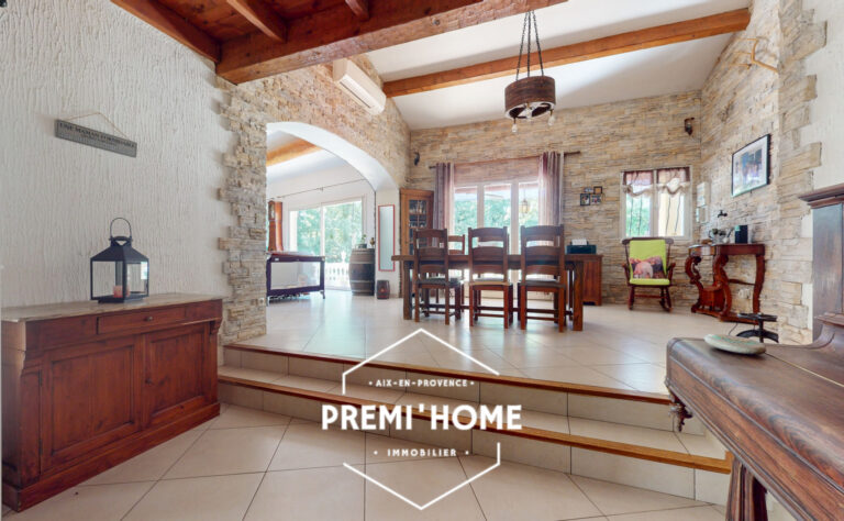 MAISON T4/5 178M2 PISCINE ET GARAGE NANS LES PINS - Premi'home Agence immobilière Aix En Provence