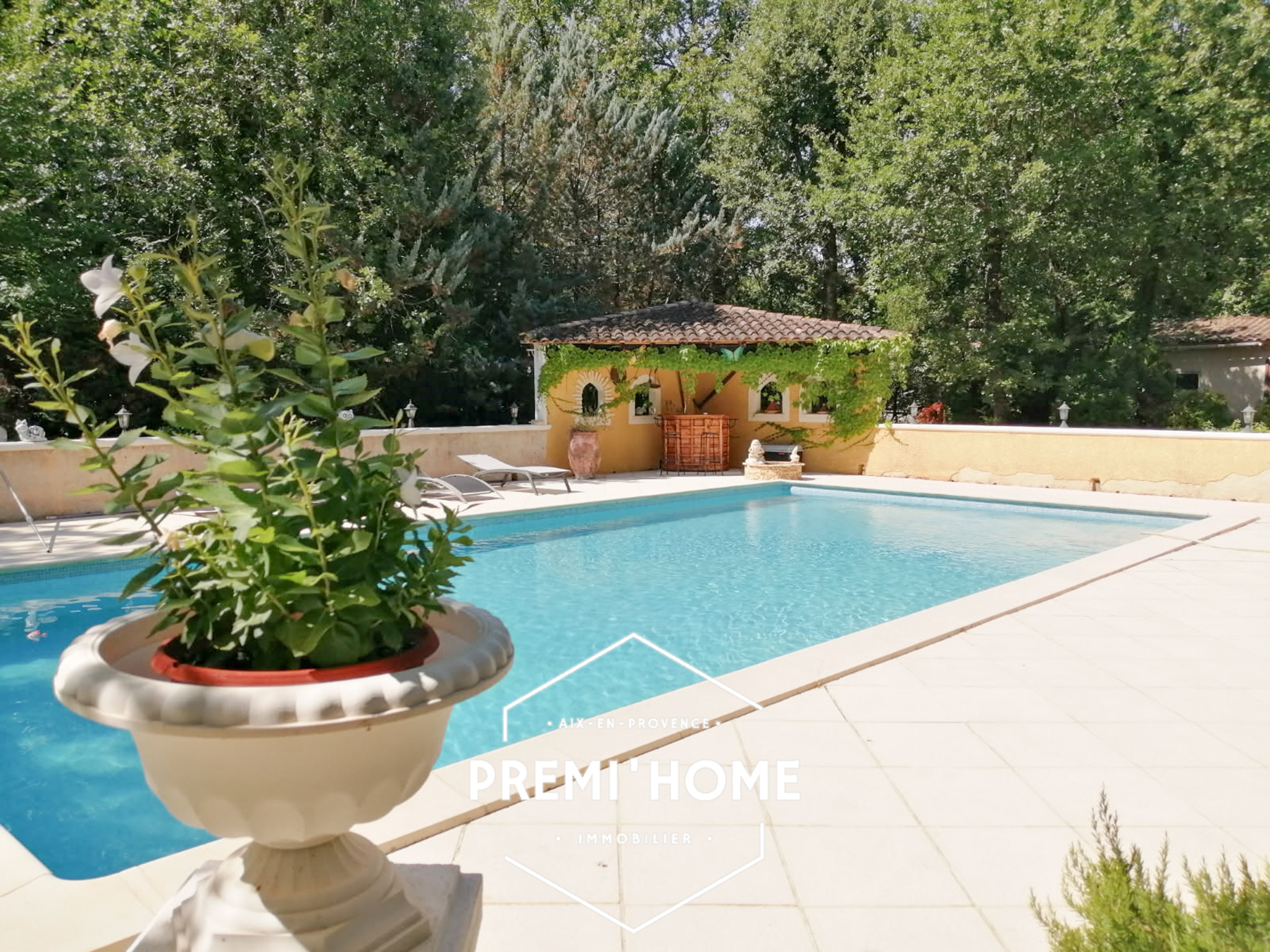MAISON T4/5 178M2 PISCINE ET GARAGE NANS LES PINS - Premi'home Agence immobilière Aix En Provence