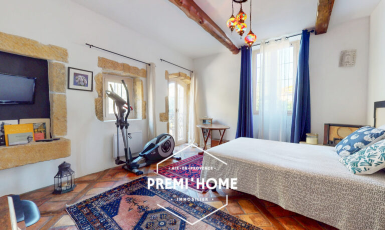 Maison de village en R+2 avec cour et terrasse Aureille - Premi'home Agence immobilière Aix En Provence