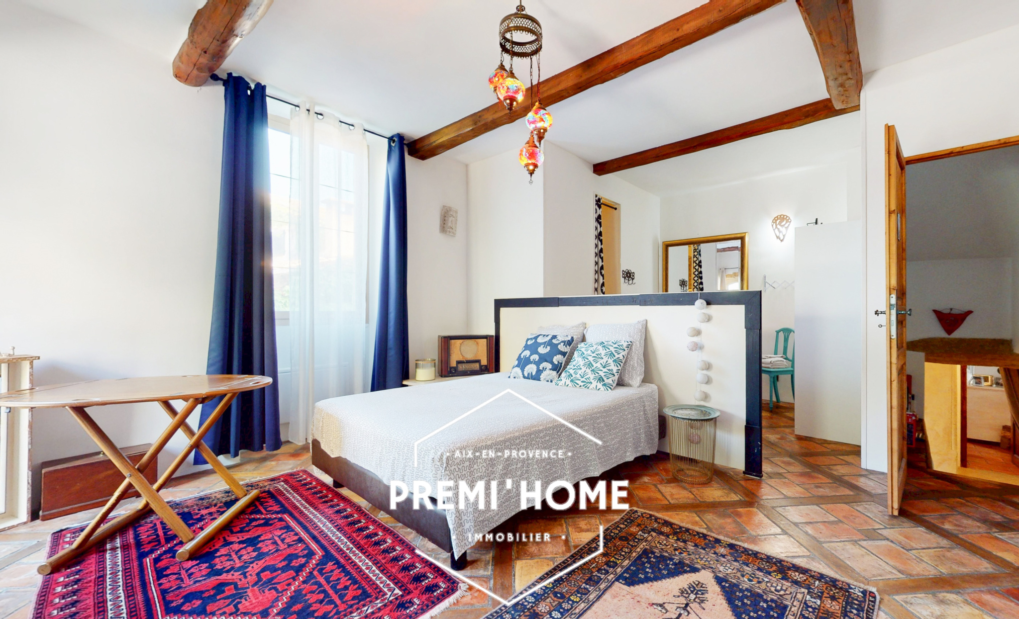 Maison de village en R+2 avec cour et terrasse Aureille - Premi'home Agence immobilière Aix En Provence