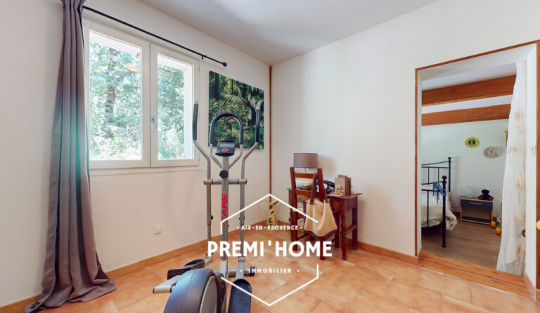 MAISON T4/5 178M2 PISCINE ET GARAGE NANS LES PINS - Premi'home Agence immobilière Aix En Provence