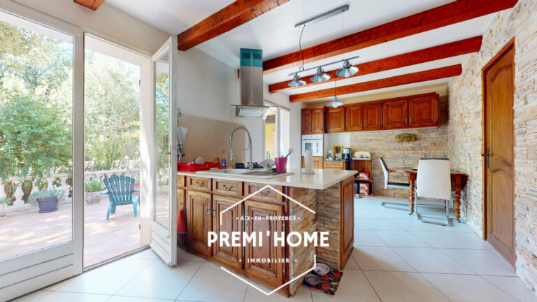 MAISON T4/5 178M2 PISCINE ET GARAGE NANS LES PINS - Premi'home Agence immobilière Aix En Provence