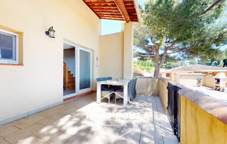 A VENDRE MAISON T4 DANS RÉSIDENCE AVEC PISCINE AUREILLE - Premi'home Agence immobilière Aix En Provence