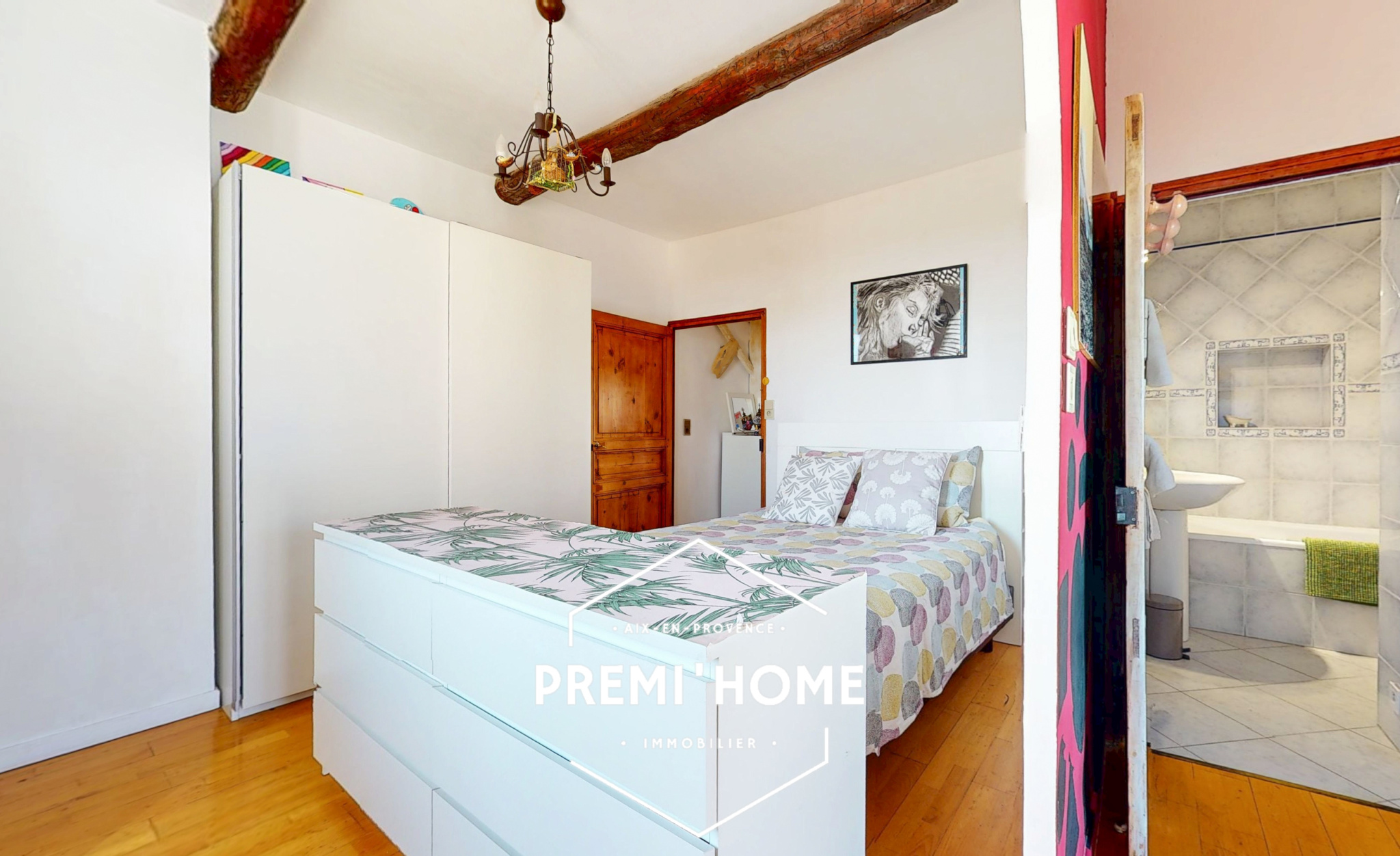 Maison de village en R+2 avec cour et terrasse Aureille - Premi'home Agence immobilière Aix En Provence