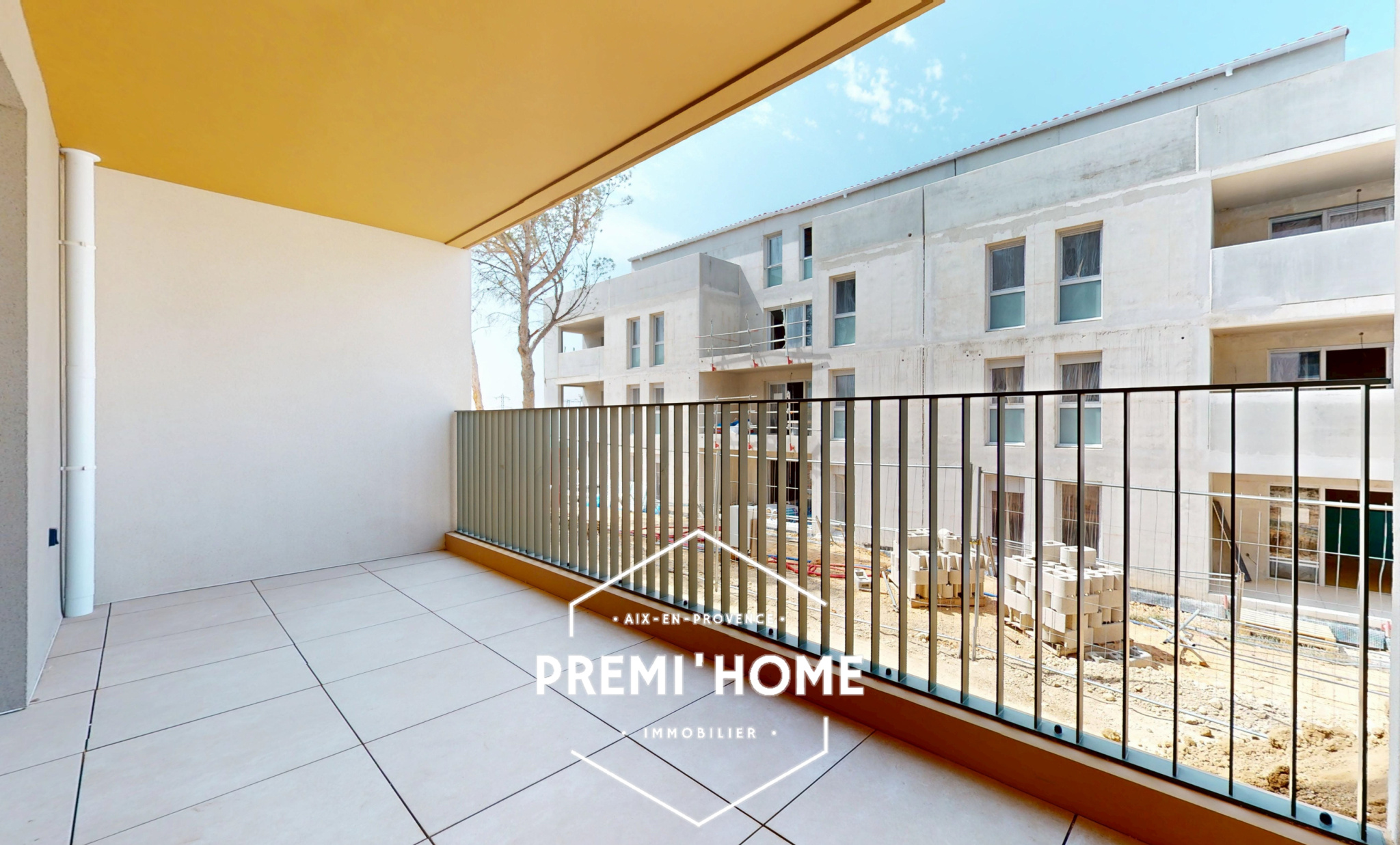 A VENDRE T2 AVEC TERRASSE + GARAGE A MARTIGUES - Premi'home Agence immobilière Aix En Provence