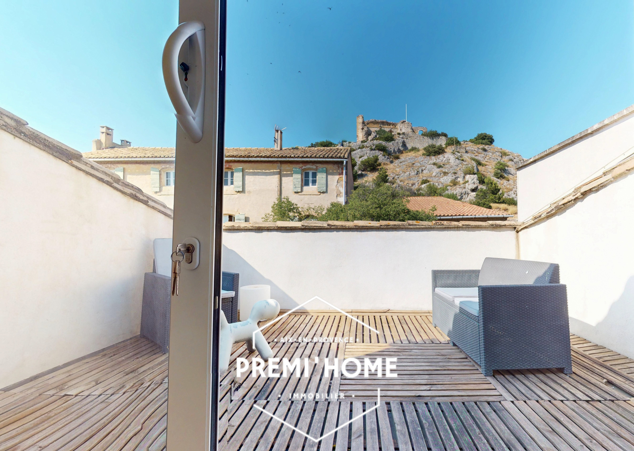 Maison de village en R+2 avec cour et terrasse Aureille - Premi'home Agence immobilière Aix En Provence