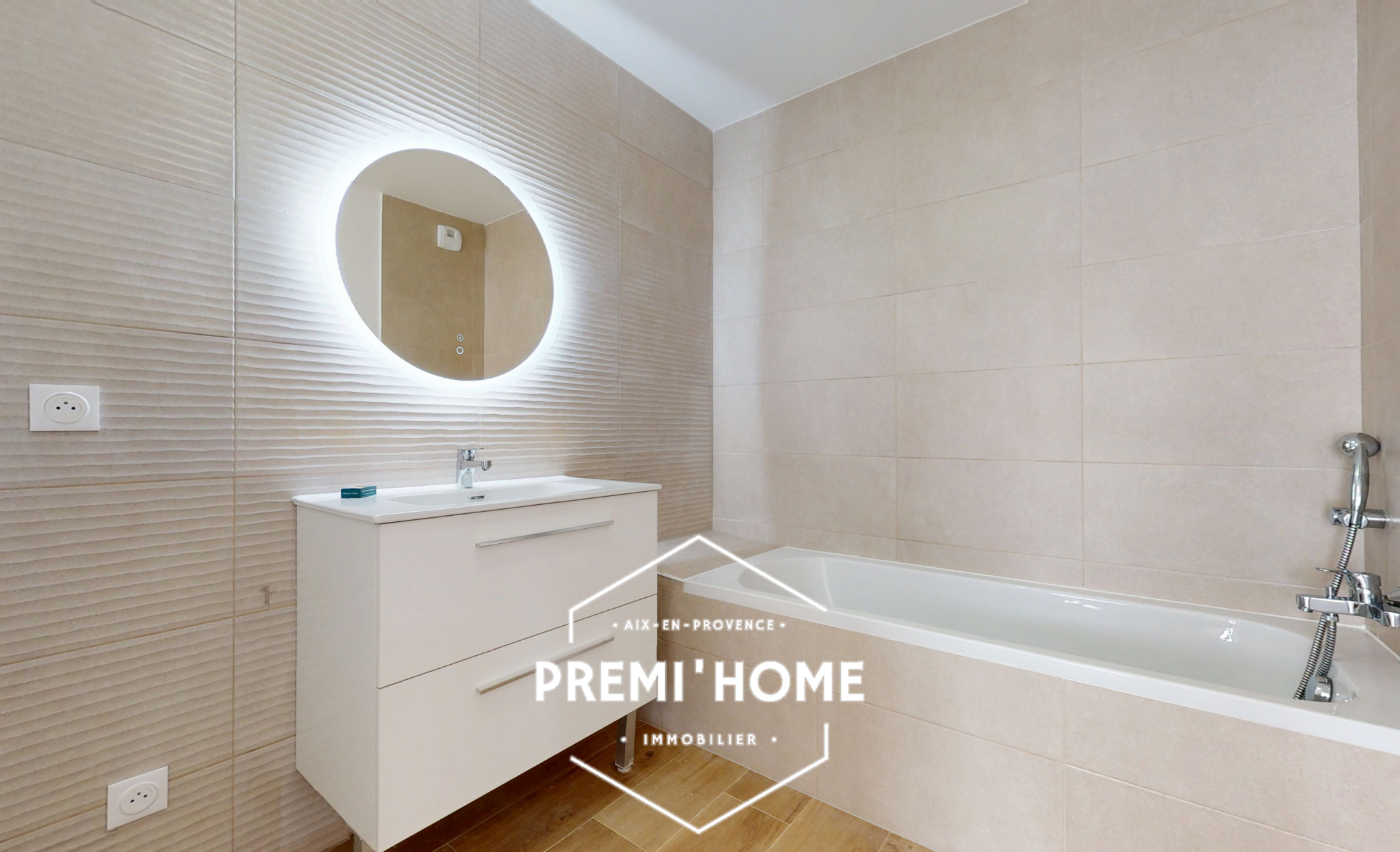 A VENDRE T2 AVEC TERRASSE + GARAGE A MARTIGUES - Premi'home Agence immobilière Aix En Provence