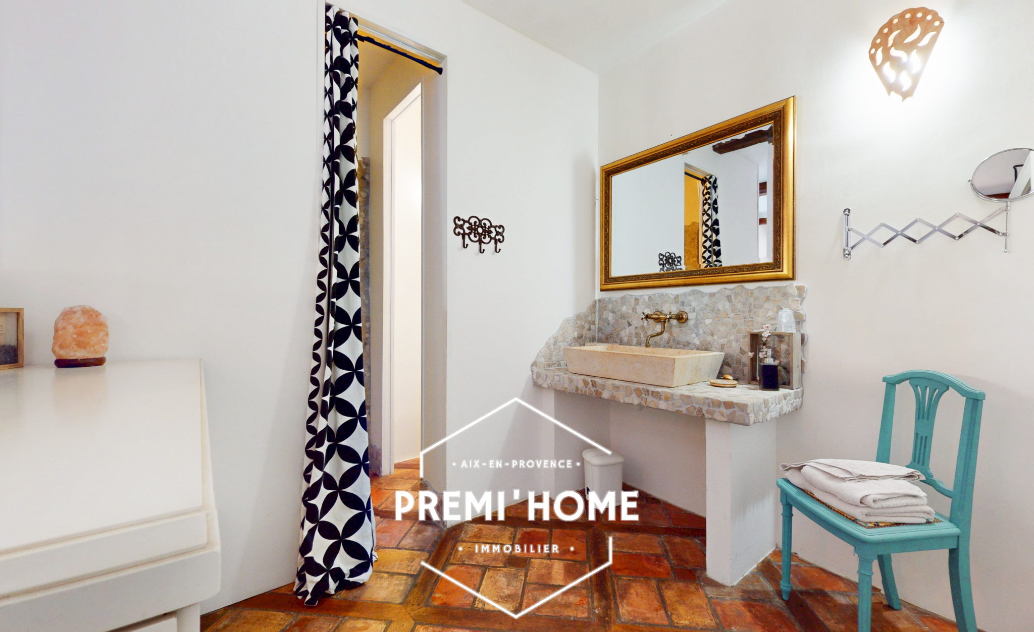 Maison de village en R+2 avec cour et terrasse Aureille - Premi'home Agence immobilière Aix En Provence