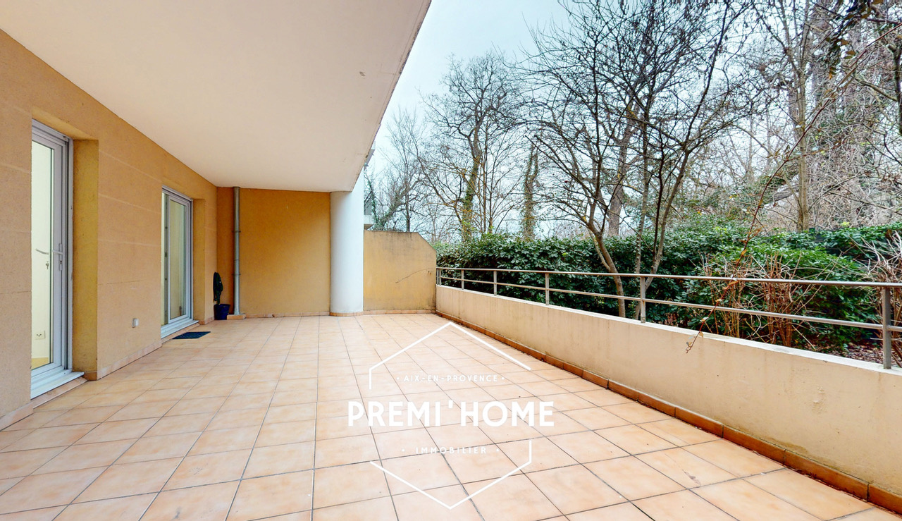 T2 AVEC TERRASSE PONT DE L&rsquo;ARC AIX SUD - Premi'home Agence immobilière Aix En Provence