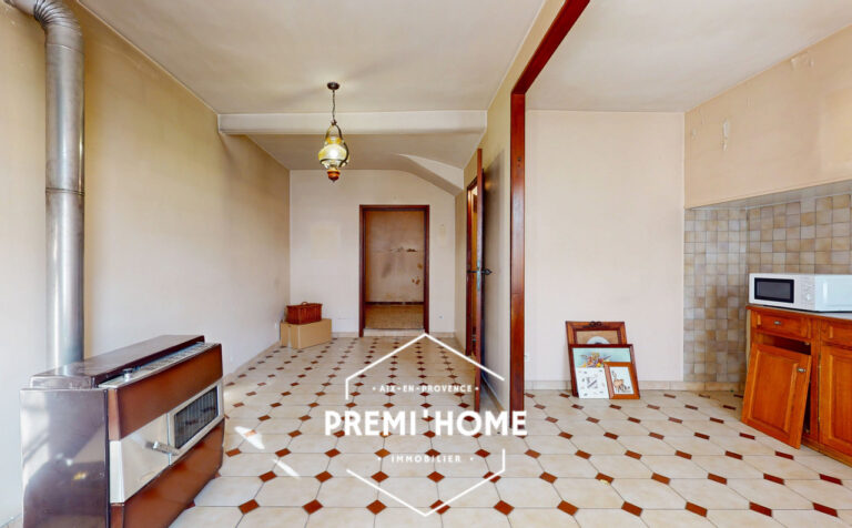 6 PIÈCES 105 M2 MAISON  DE VILLAGE À RÉNOVER AUREILLE - Premi'home Agence immobilière Aix En Provence