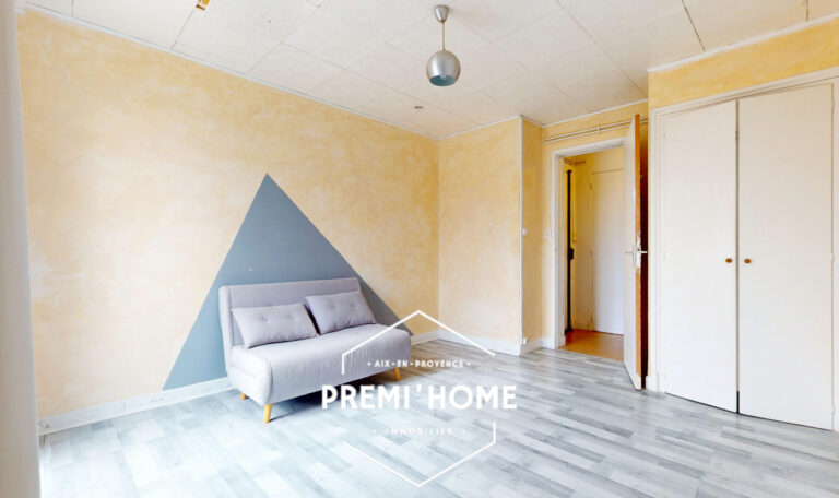 T3 A RAFRAICHIR DENIER ETAGE AIX EN PROVENCE - Premi'home Agence immobilière Aix En Provence