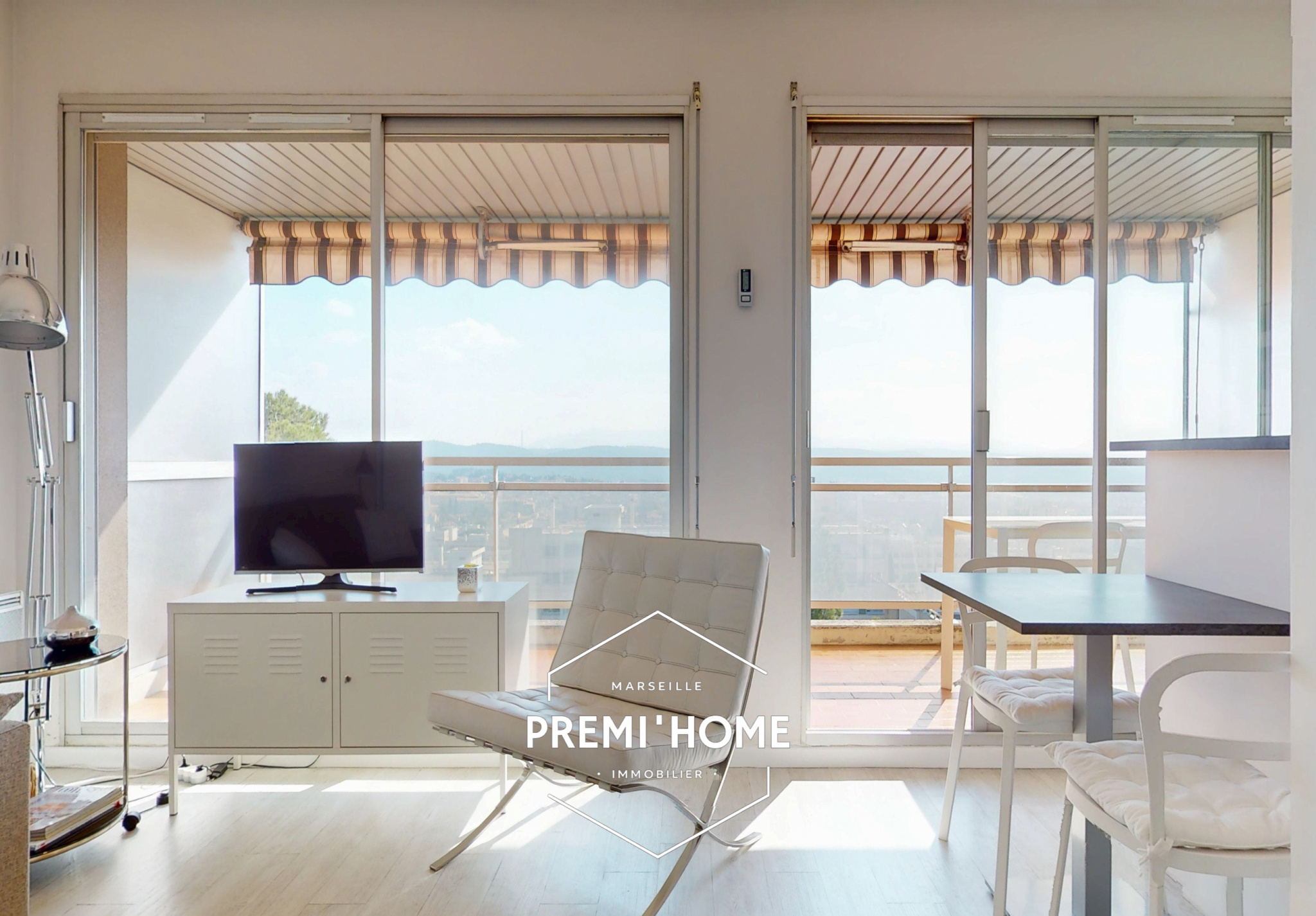 STUDIO DERNIER ETAGE QUARTIER AXIUM - Premi'home Agence immobilière Aix En Provence