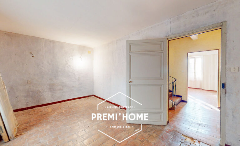 6 PIÈCES 105 M2 MAISON  DE VILLAGE À RÉNOVER AUREILLE - Premi'home Agence immobilière Aix En Provence