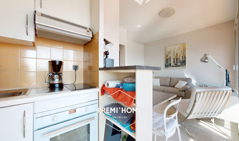 STUDIO DERNIER ETAGE QUARTIER AXIUM - Premi'home Agence immobilière Aix En Provence