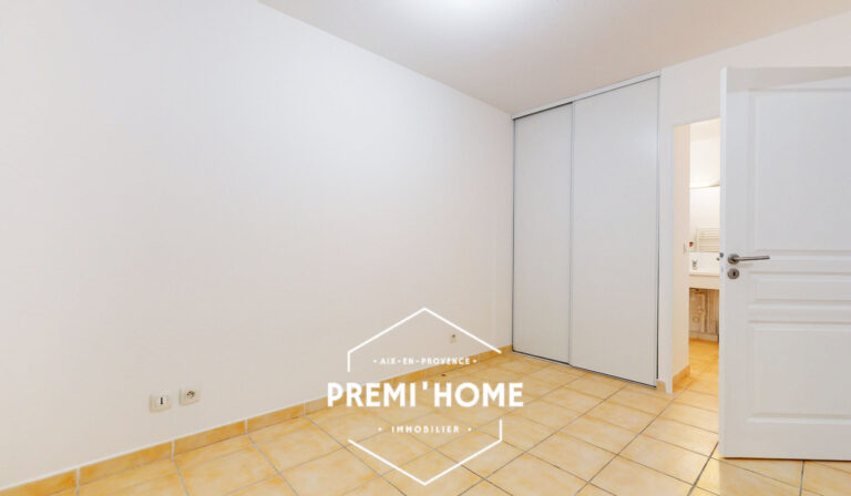 T2 AVEC TERRASSE PONT DE L&rsquo;ARC AIX SUD - Premi'home Agence immobilière Aix En Provence