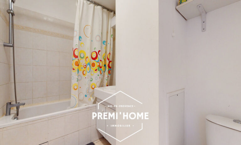 STUDIO DERNIER ETAGE QUARTIER RENAISSANCE AIX - Premi'home Agence immobilière Aix En Provence