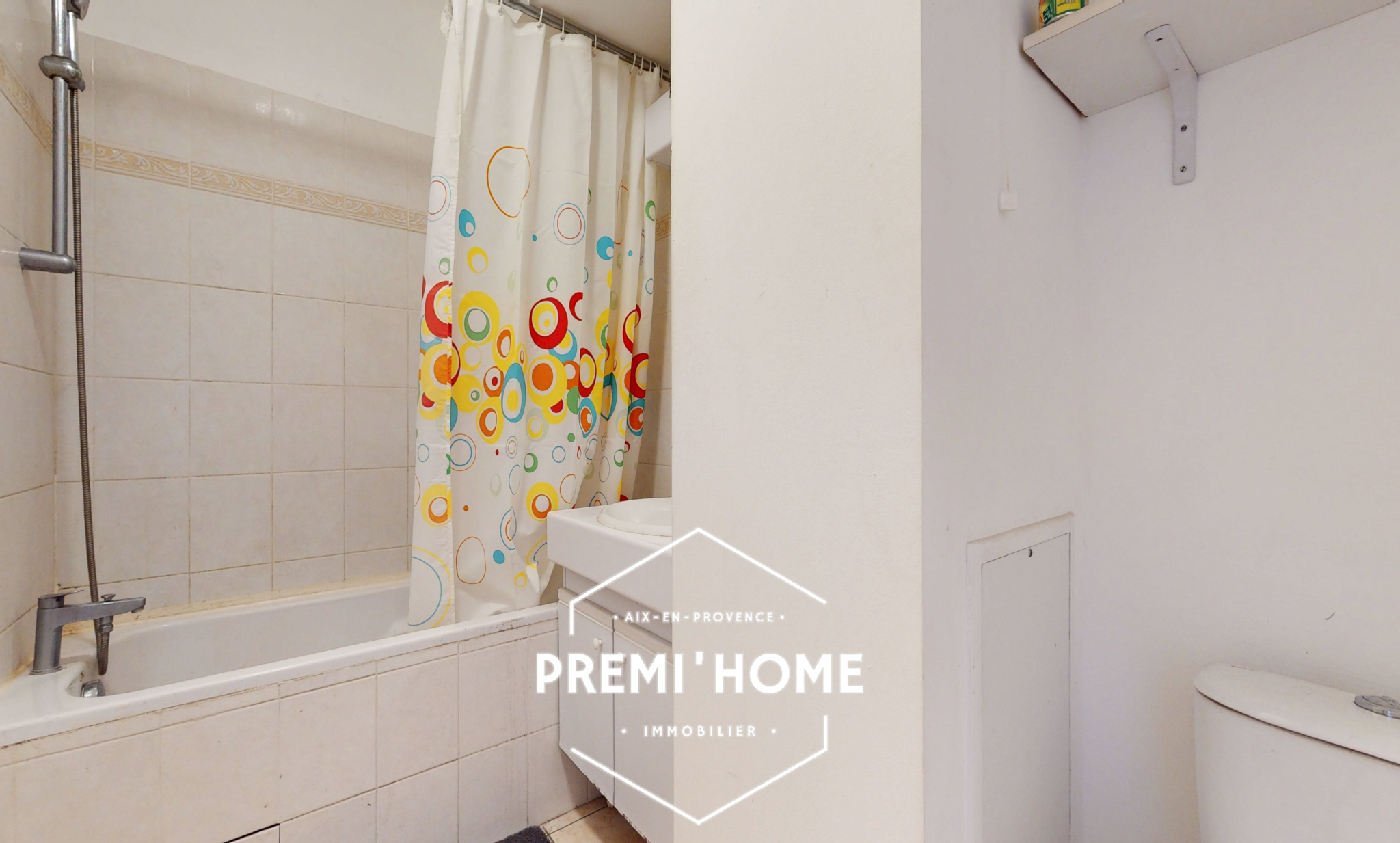 STUDIO DERNIER ETAGE QUARTIER RENAISSANCE AIX - Premi'home Agence immobilière Aix En Provence