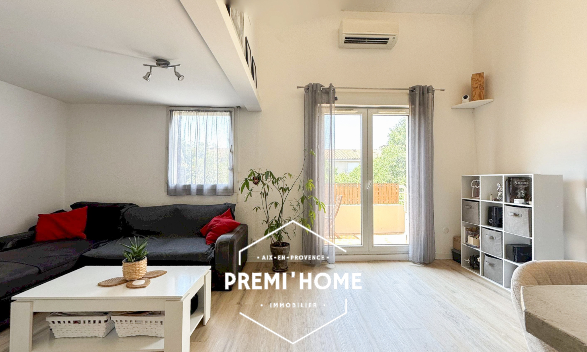 A VENDRE T2 EN DUPLEX RENOVE AIX OUEST - Premi'home Agence immobilière Aix En Provence