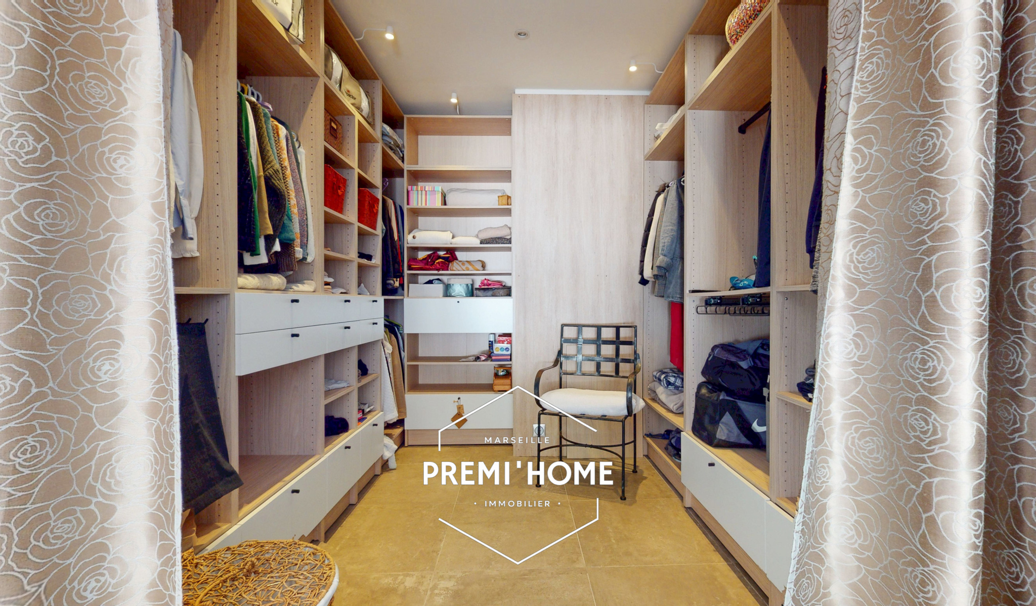 MAISON RECENTE AVEC PISCINE SAINT MARC JAUMEGARDE - Premi'home Agence immobilière Aix En Provence