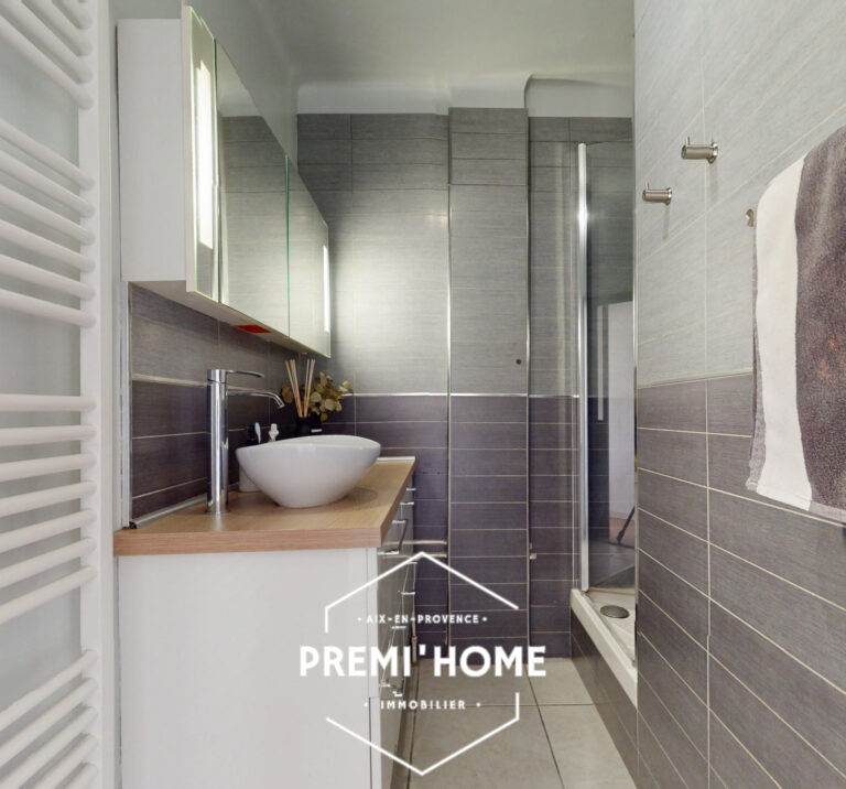 T3 RENOVE A VENDRE PROCHE CENTRE VILLE AIX EN PROVENCE - Premi'home Agence immobilière Aix En Provence