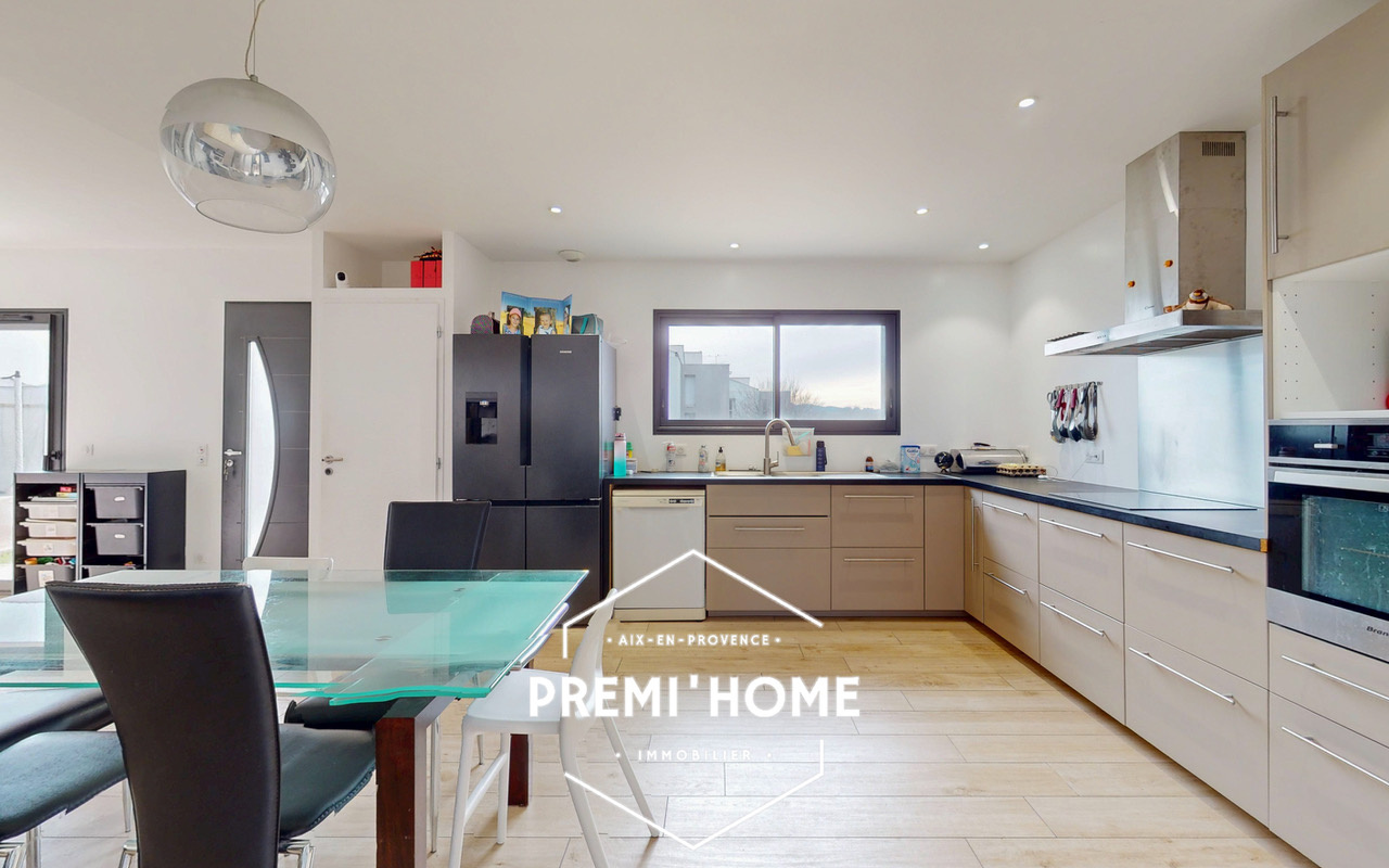 4 PIÈCES 105 M2 MAISON EN R+1 GARAGE ET JARDIN ST RÉMY - Premi'home Agence immobilière Aix En Provence