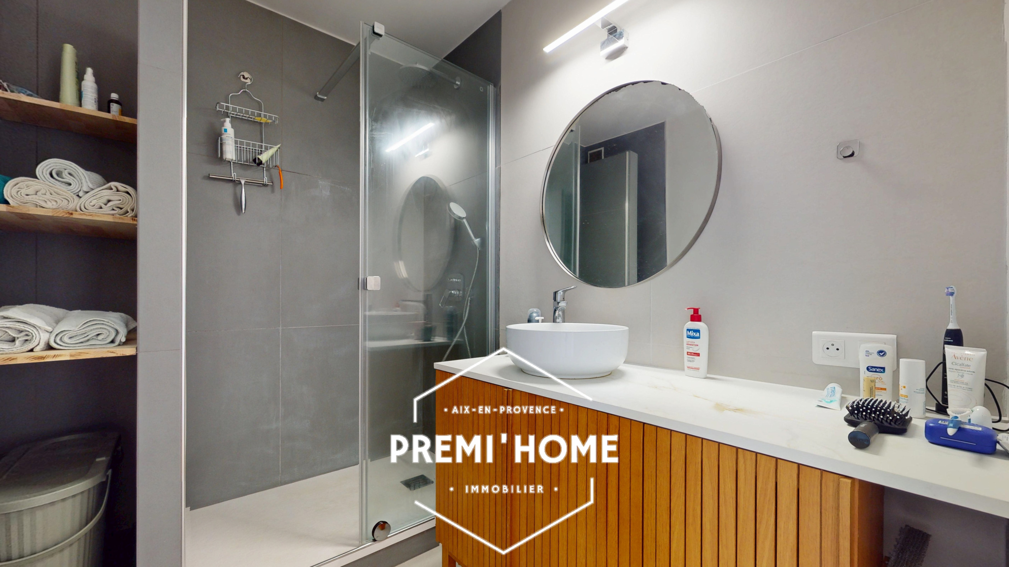 A VENDRE T2/3 RENOVE TOUR D&rsquo;AYGUOSI AIX EN PROVENCE - Premi'home Agence immobilière Aix En Provence