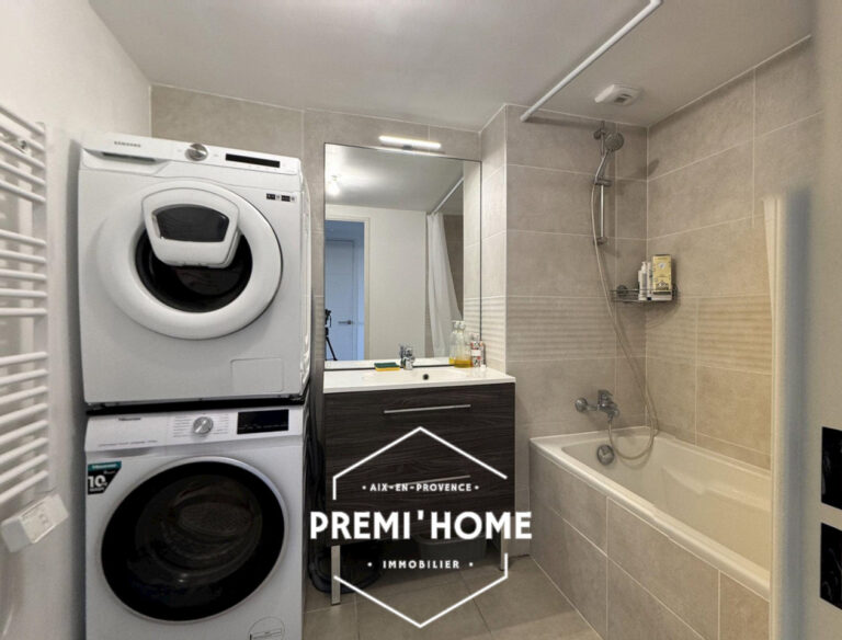 T4 AVEC TERRASSE DE 150m2 ET BOX A AIX - Premi'home Agence immobilière Aix En Provence