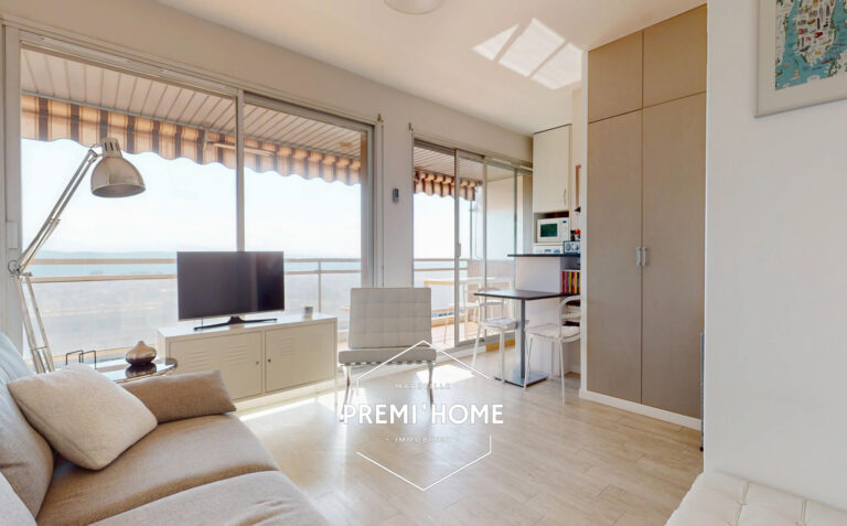 STUDIO DERNIER ETAGE QUARTIER AXIUM - Premi'home Agence immobilière Aix En Provence
