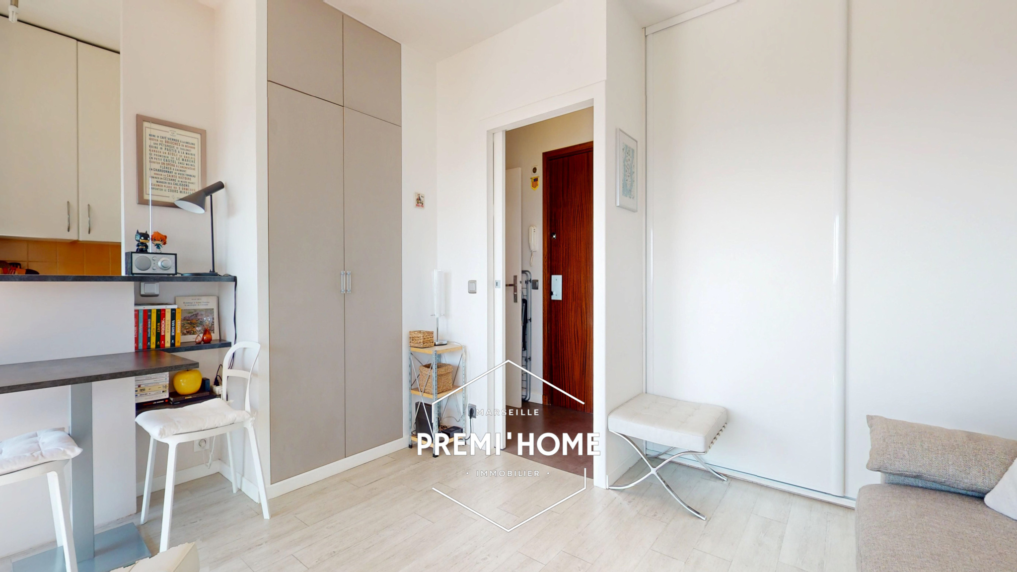 STUDIO DERNIER ETAGE QUARTIER AXIUM - Premi'home Agence immobilière Aix En Provence