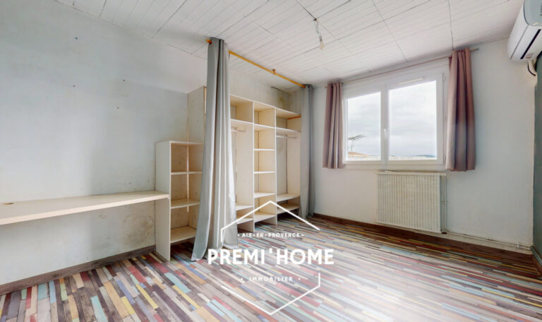 T3 A RAFRAICHIR DENIER ETAGE AIX EN PROVENCE - Premi'home Agence immobilière Aix En Provence