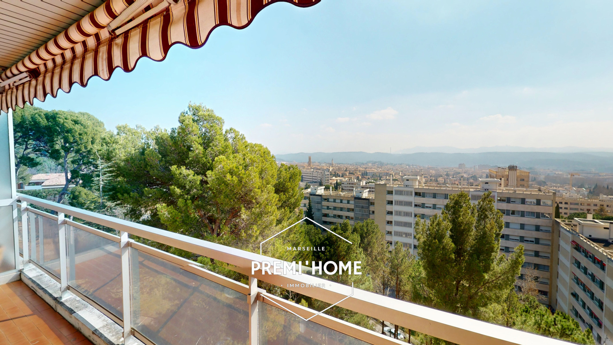 STUDIO DERNIER ETAGE QUARTIER AXIUM - Premi'home Agence immobilière Aix En Provence