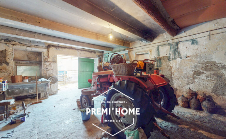 6 PIÈCES 105 M2 MAISON  DE VILLAGE À RÉNOVER AUREILLE - Premi'home Agence immobilière Aix En Provence