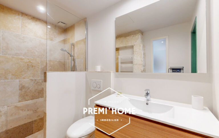 4 PIÈCES 90 M2 MAISON  EN R+2 AVEC TERRASSE SAINT-RÉMY DE PR - Premi'home Agence immobilière Aix En Provence