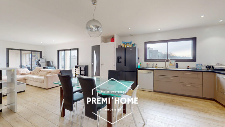 4 PIÈCES 105 M2 MAISON EN R+1 GARAGE ET JARDIN ST RÉMY - Premi'home Agence immobilière Aix En Provence