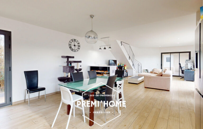 4 PIÈCES 105 M2 MAISON EN R+1 GARAGE ET JARDIN ST RÉMY - Premi'home Agence immobilière Aix En Provence