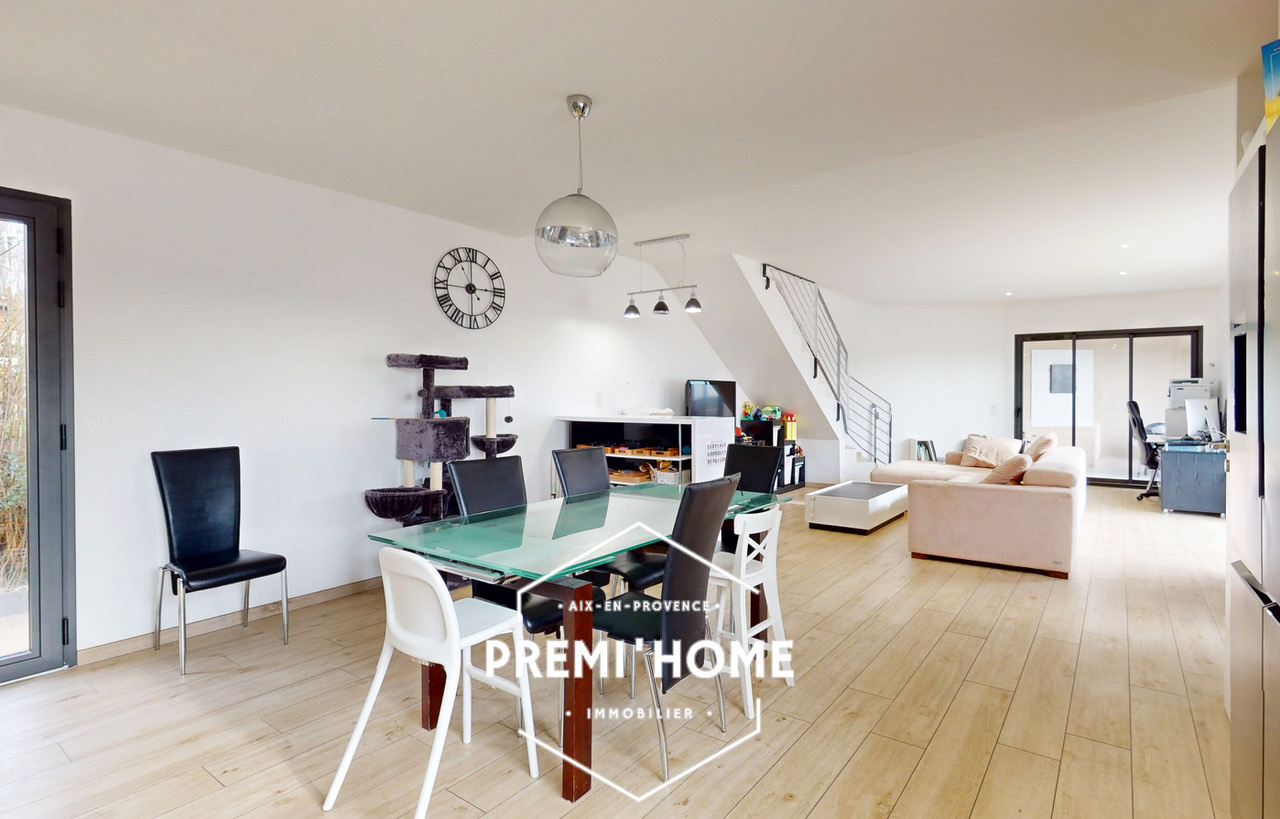 4 PIÈCES 105 M2 MAISON EN R+1 GARAGE ET JARDIN ST RÉMY - Premi'home Agence immobilière Aix En Provence