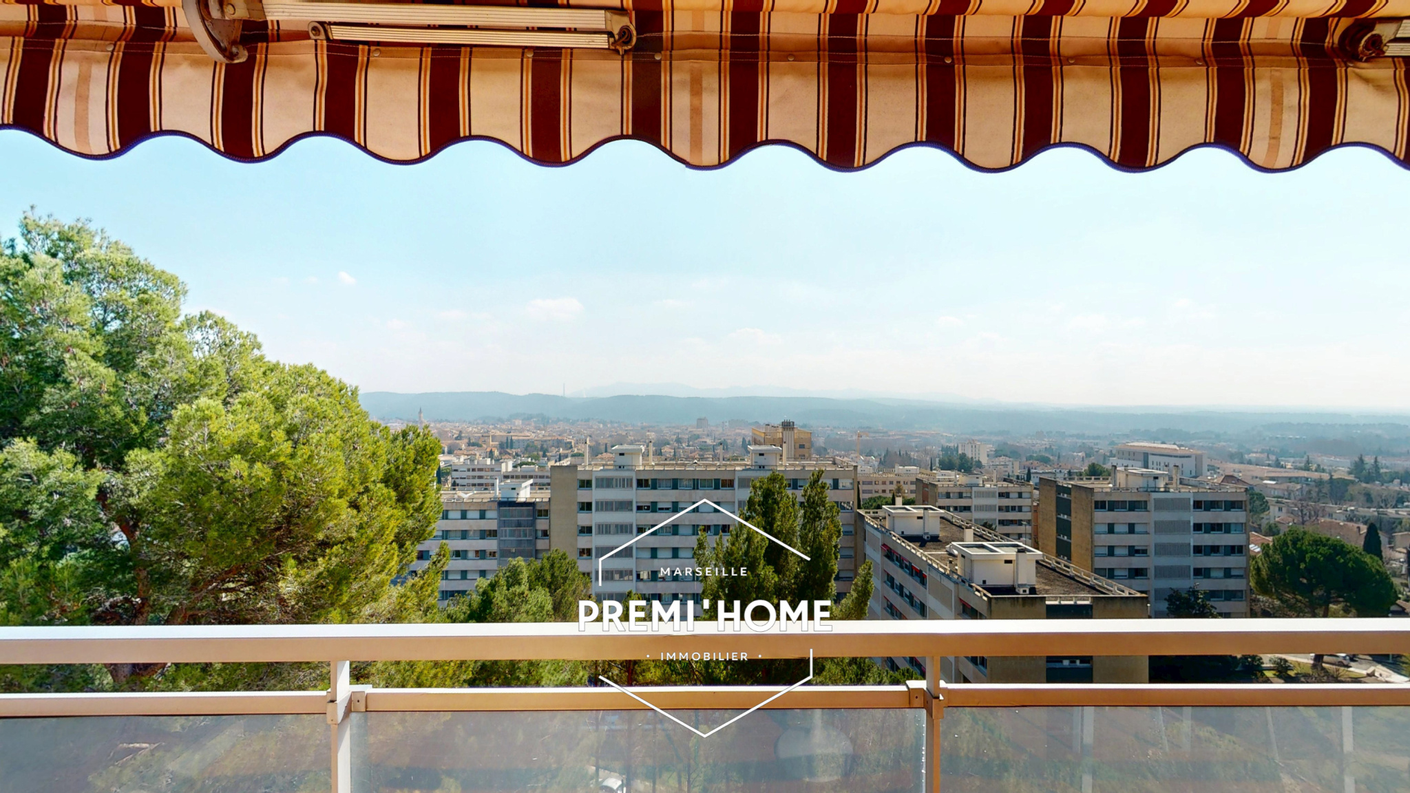 STUDIO DERNIER ETAGE QUARTIER AXIUM - Premi'home Agence immobilière Aix En Provence
