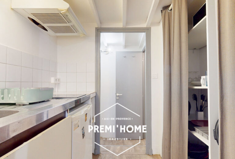 AIX-EN-PROVENCE   CENTRE HISTORIQUE   T1/T2 AVEC MEZZANINE - Premi'home Agence immobilière Aix En Provence