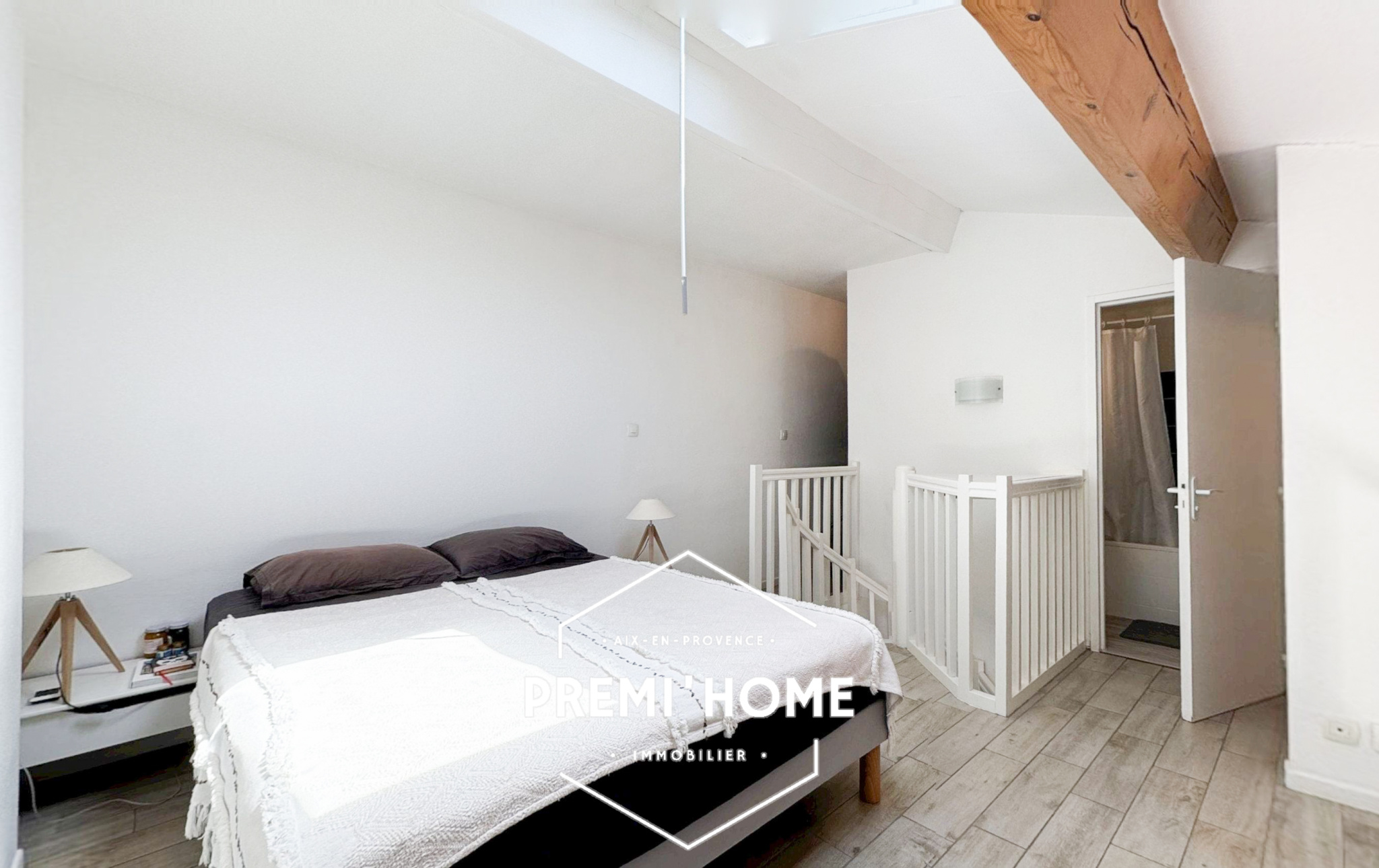 A VENDRE T2 EN DUPLEX RENOVE AIX OUEST - Premi'home Agence immobilière Aix En Provence
