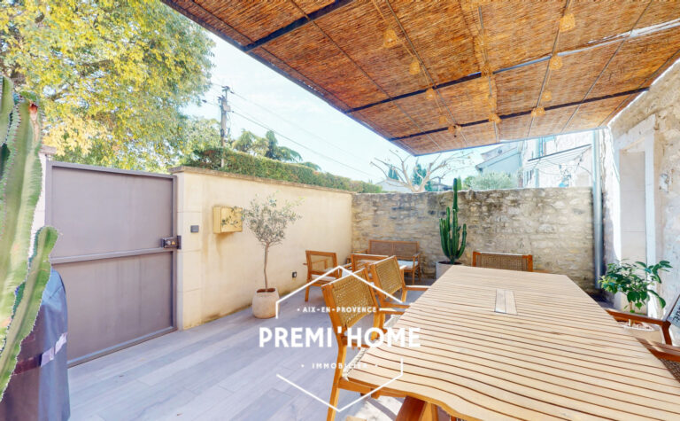 4 PIÈCES 90 M2 MAISON  EN R+2 AVEC TERRASSE SAINT-RÉMY DE PR - Premi'home Agence immobilière Aix En Provence
