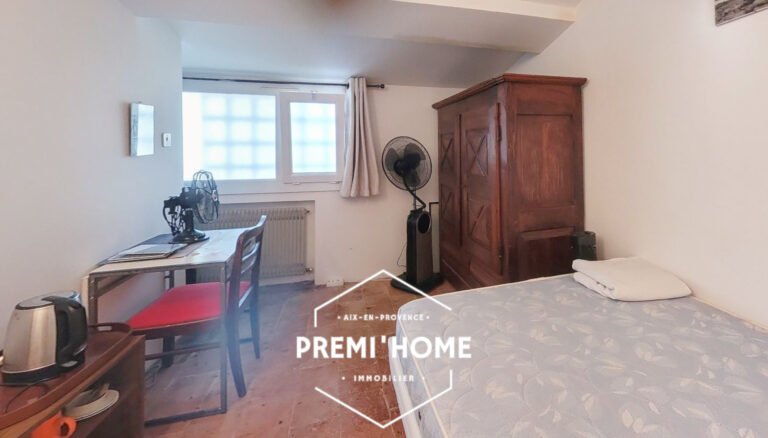 A VENDRE STUDIO CENTRE HISTORIQUE AIX EN PROVENCE - Premi'home Agence immobilière Aix En Provence