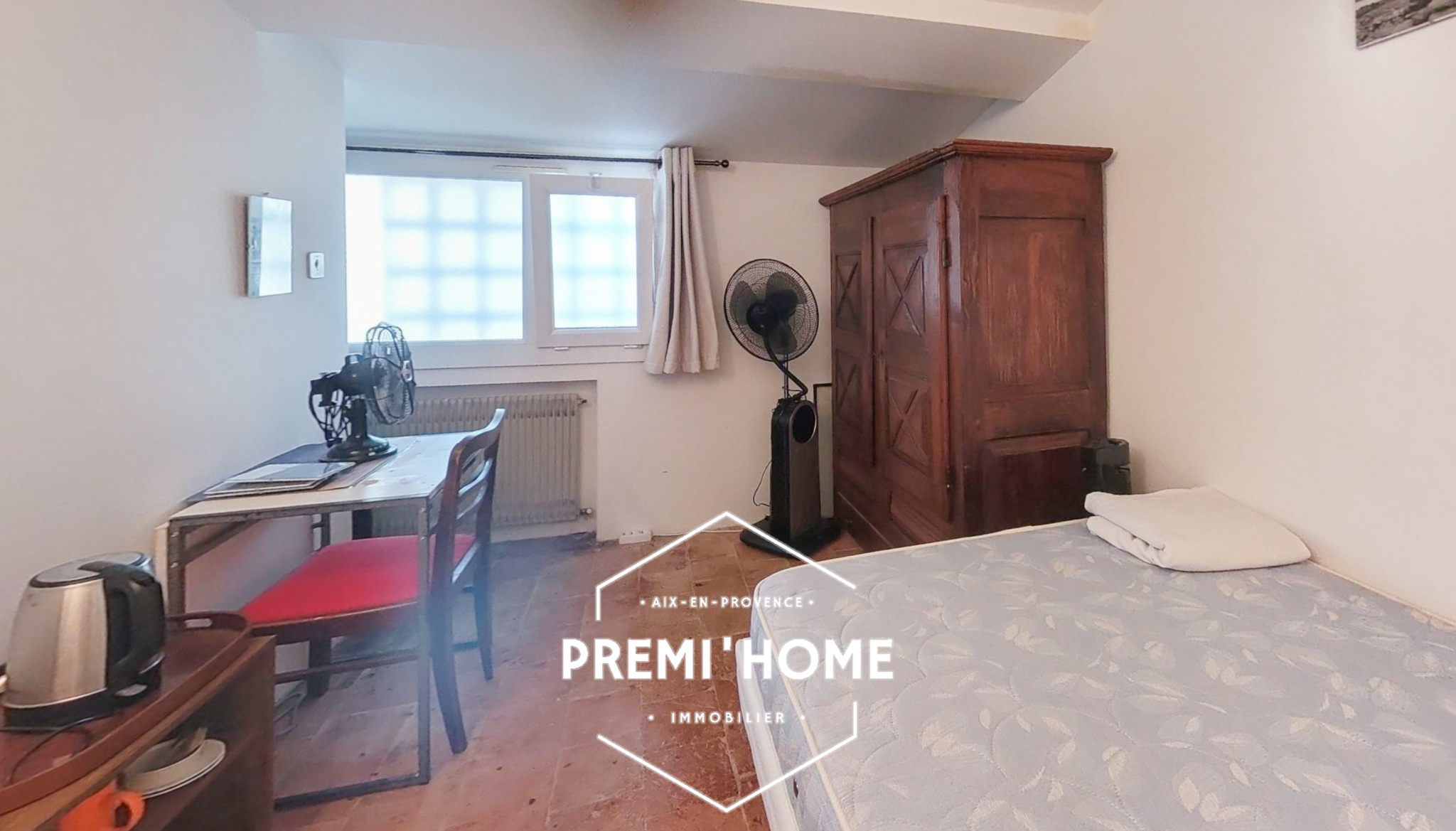 A VENDRE STUDIO CENTRE HISTORIQUE AIX EN PROVENCE - Premi'home Agence immobilière Aix En Provence